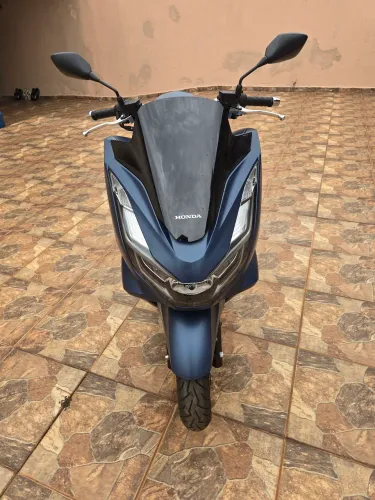 Vende-se PCX DLX 160cc