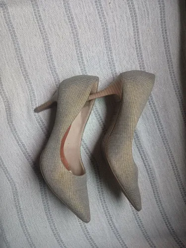 Scarpin Dourado