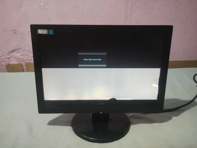 Monitor AOC 15" (519Sw) - COM DEFEITO (Para retirada de peças)