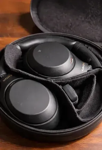 Fone de ouvido com cancelamento de ruído sem fio Sony WH-1000XM4