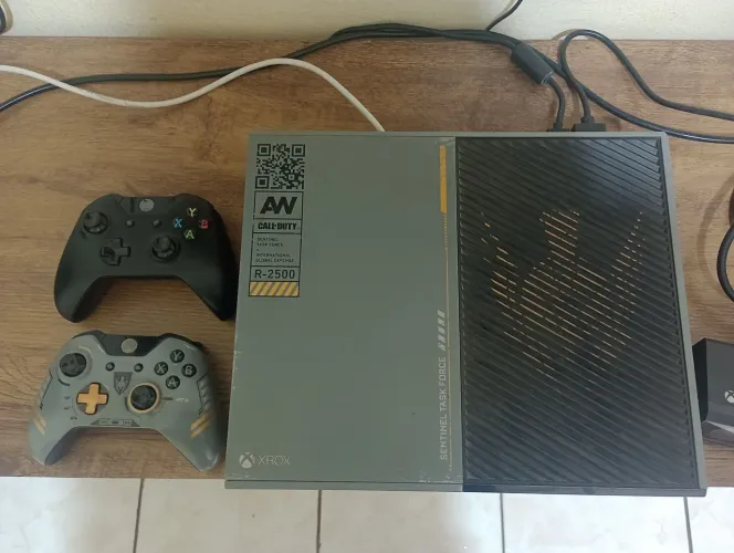 XBOX ONE 1TB EDIÇÃO LIMITADA CALL OF DUTY