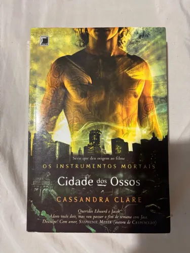 Livro Os Instrumentos Mortais - Cidade dos Ossos