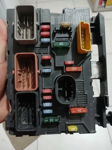 Módulo BSM L11 da marca Delphi,
