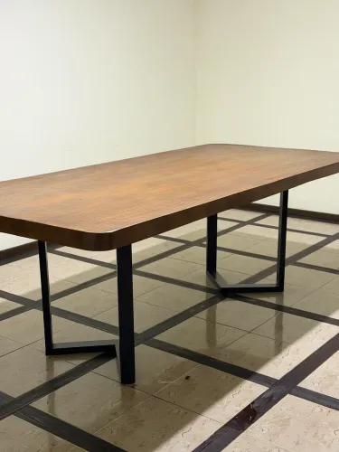 Mesa Grande de Madeira Maciça + Ferro