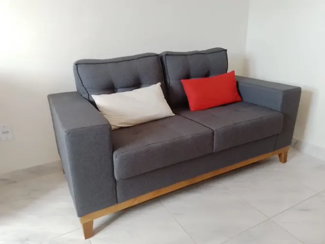 Vendo Sofá 2 lugares novo - 2 meses de uso