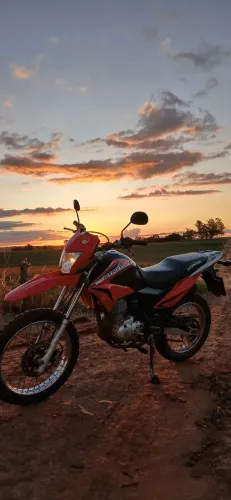 Bros 150 vermelha 