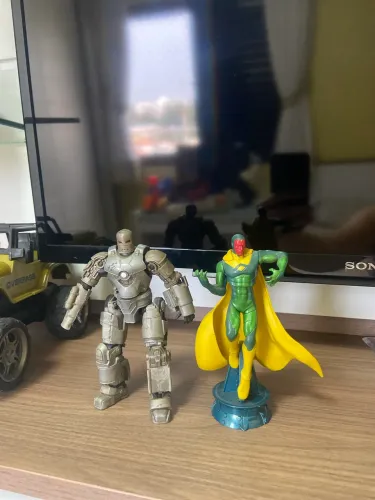 Homen de Ferro Mark 1 e Visão