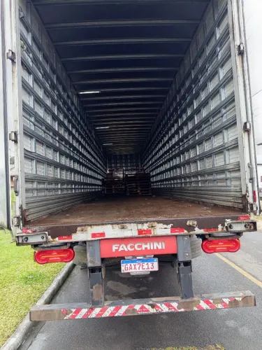 Carreta baú