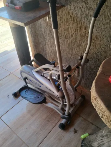 Aparelho de exercícios Elíptico