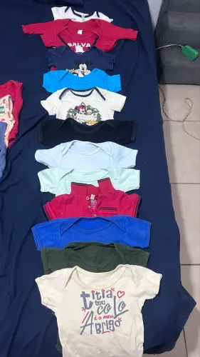 LOTE DE ROUPA DE MENINO 0 a 6 MESES