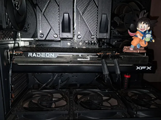 Placa vídeo AMD XFX RX7800XT