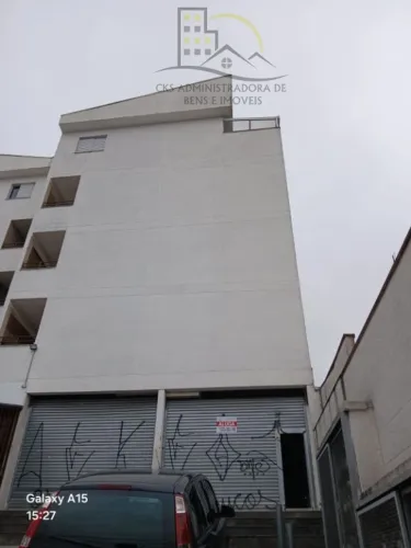 Sala Comercial na Avenida Pires do Rio próximo ao centro de Itaquera com 120mts com 3 vaga