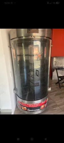 churrasqueira tipo frangueira para até 90 frangos muito nova, aceito cartão , ideal para g