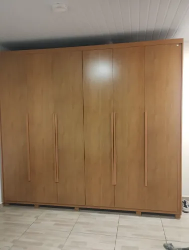 Vende-se guarda roupa de casal