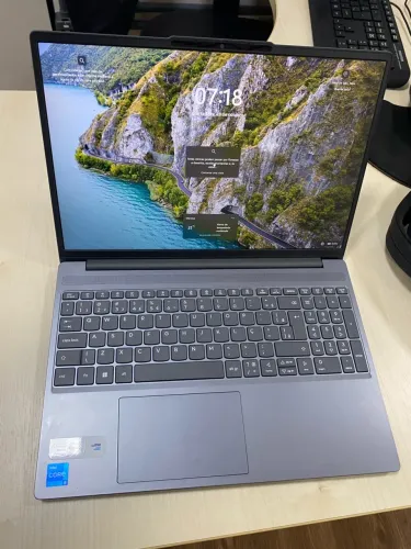 Notebook Lenovo IdeaPad Slim 3i i5 13ª Geração - 8GB RAM - SSD 512GB