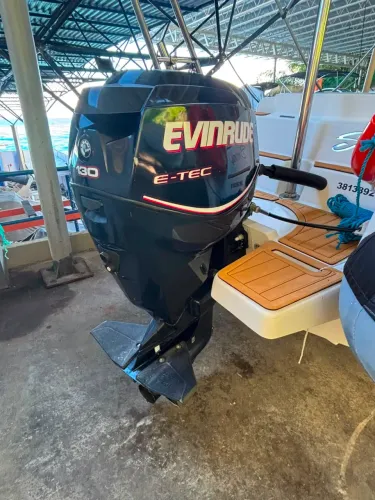 Motor Evinrude 130 HP E-TEC