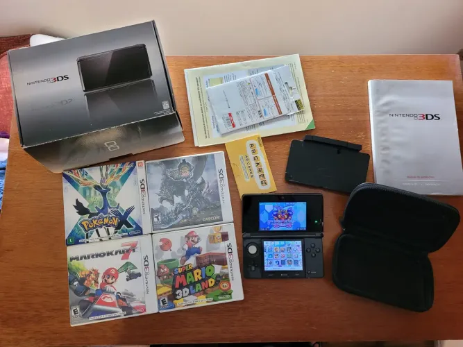 Nintendo 3DS + 4 jogos