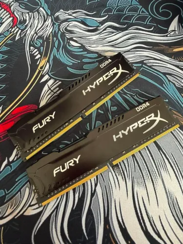 Memórias RAM DDR4 (2x8) 16GB HyperX