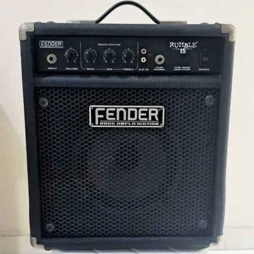 Amplificador de Baixo Fender Rumble 15