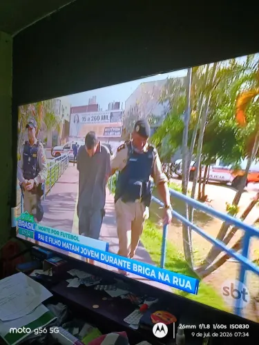 TV TCL 65 polegadas 5 mês de uso