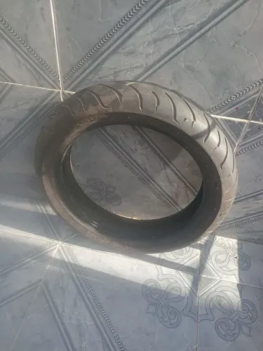 Vendo esse pneu de moto sem câmera m 120/70_15 da marca Dunlop