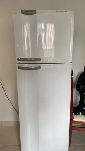 Vendo geladeira máquina lavar micro-ondas sofá