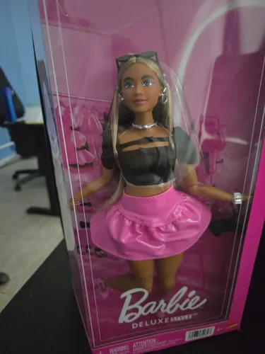 Barbie Deluxe Style 16