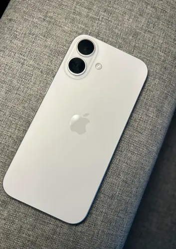 Vendo IPhone 16 BRANCO na garantia -128GB