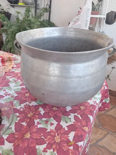 Caldeirao antigo de aluminio raridade