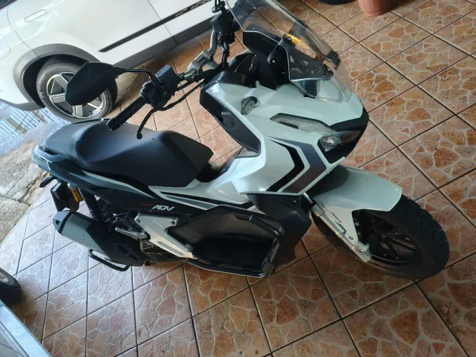 Vendo ADV 150 NOVA