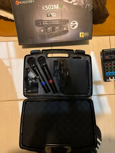 Microfone Profissional sem Fio + Mesa de Som