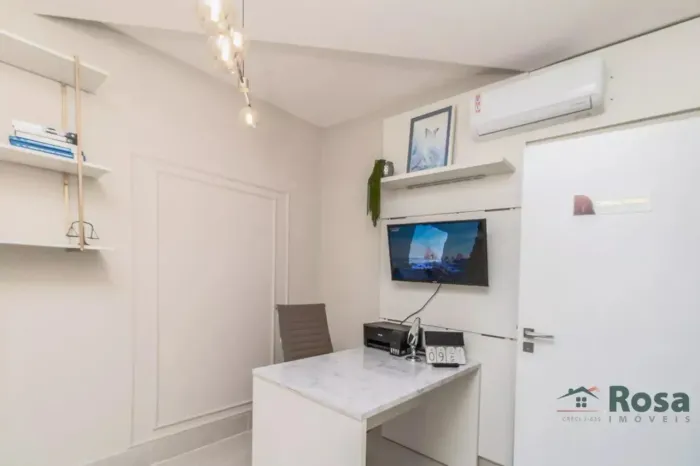Sala Comercial semimobiliada para Venda, com 5 ambientes, localizado na Av. Isaque Póvoas,