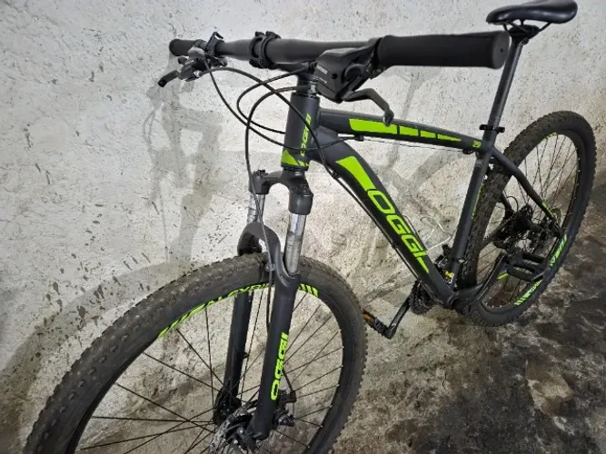 Mountain Bike Oggi Hacker Sport Aro 29 (Shimano / Freio a Disco) - Muito Nova!