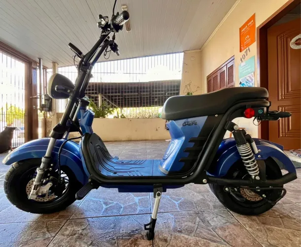 Moto semi nova