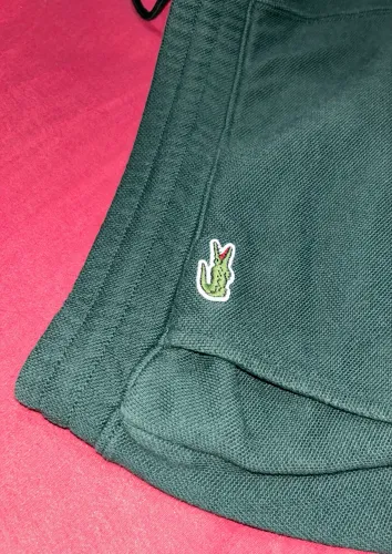 Calça Lacoste original Tamanho M (FR 4 / US M) Estado: nova, sem uso.
