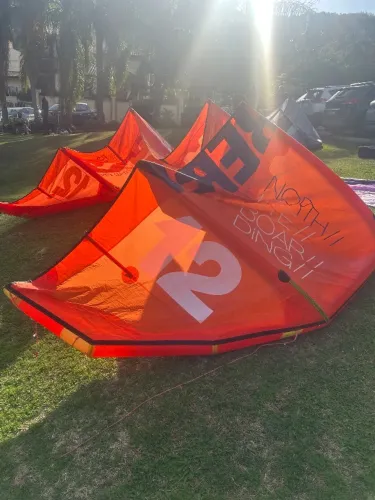 Kitesurf North Rebel 12 com barra