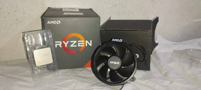 Processador AMD Ryzen 5 1600 AM4 - Na Caixa com Cooler (Sem Pinos Tortos)