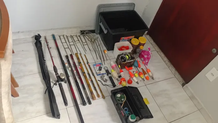 Varas, Carrerilhas, Boias, Suportes e afins. (Pesqueiros/Lagos/Rios/Alto Mar).