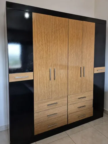 Guarda roupa em MDF - Tamanho: 2,10x0,50m - altura 2,20m