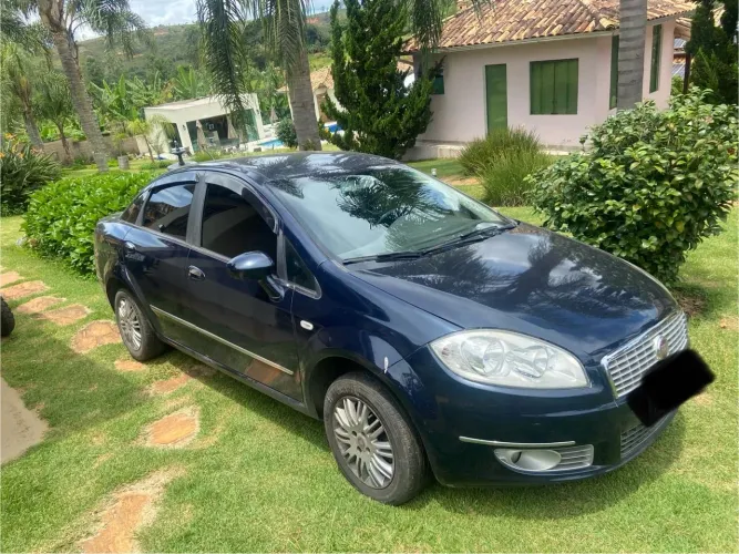 Fiat Linea Essence 1.8 Flex 16V 4P 2012