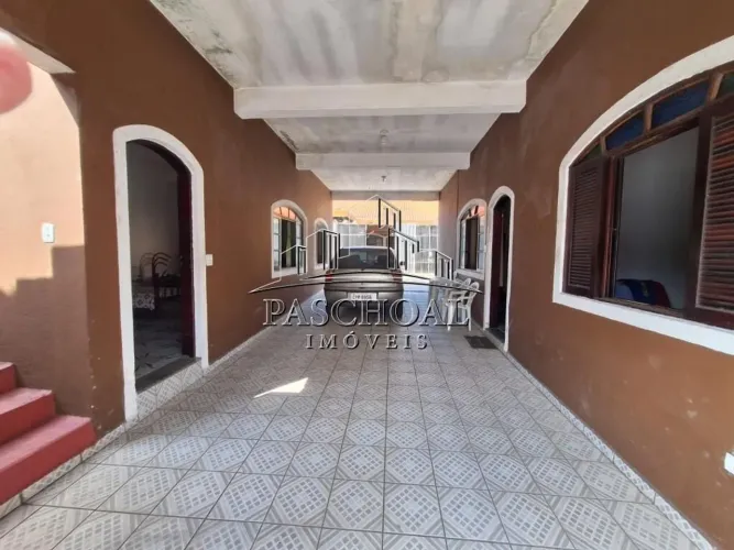 Casa à Venda em Tupiry, Praia Grande - SP