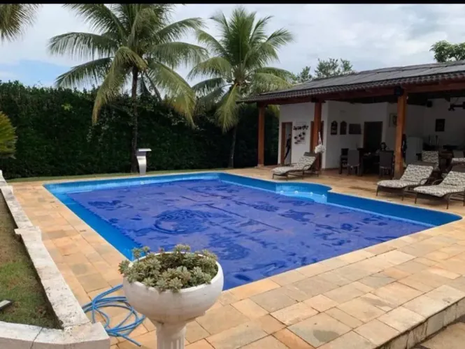 Casa de condomínio térrea para aluguel possui 550 metros quadrados com 4 quartos