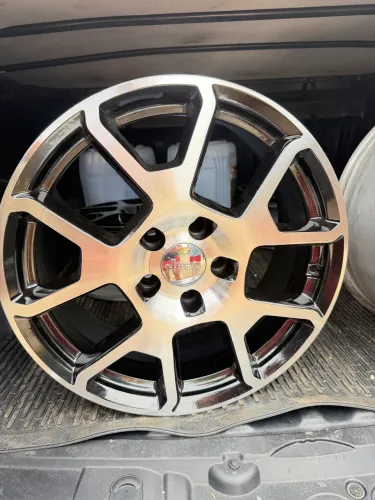 Rodas aro 17 5 furos( original Jeep)