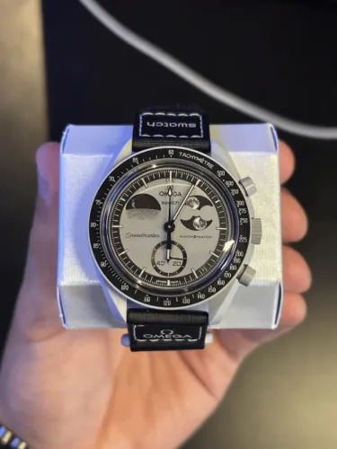 Relógio Omega x Swatch Mission To Earthphase