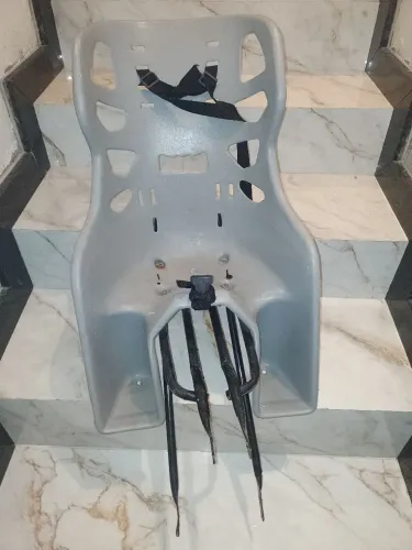 Cadeirinha com bagageiro incluso