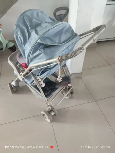 Vendo carrinho de bebê novíssimo, pouquíssimo utilizado,.