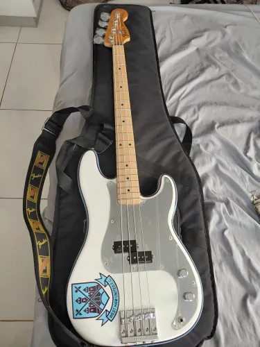 Contra-Baixo Fender assinatura Steve Harris do Iron Maiden, zerado!!!