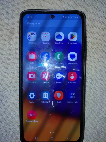 Vendo celular Samsung A72 ( 128 GB e 6 de Ram ) vai com o carregador e capinha