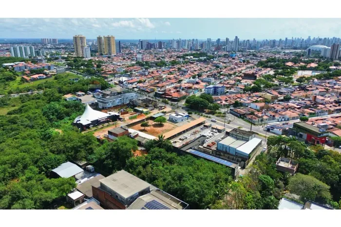 Terreno 1900m² à venda em Candelária, Natal-RN