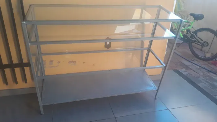 Estante de vidro